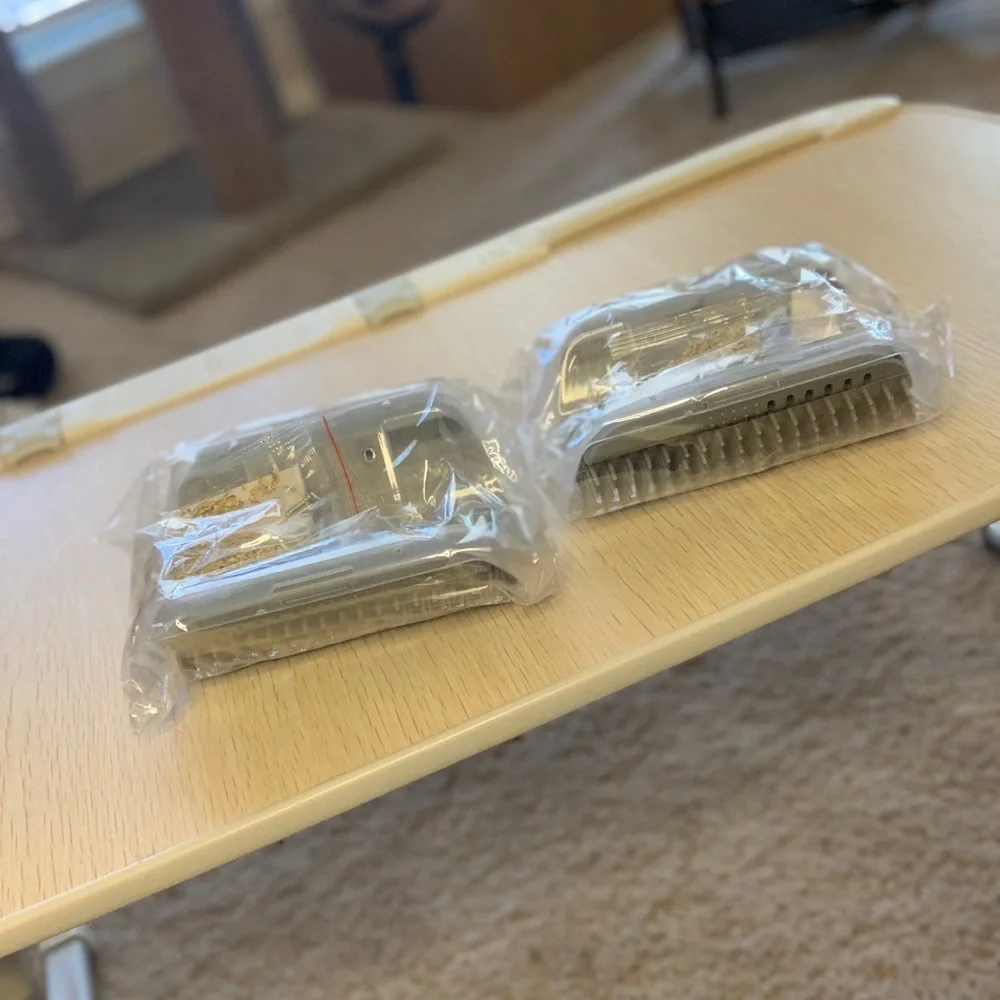 Cat Wall Corner Brushes (2 Pieces) Brand New Cat Supplies, Pet Grooming Products